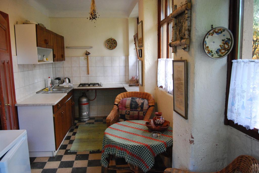 Boroka Apartmanhazak - Oereghaz Velem Oda fotoğraf